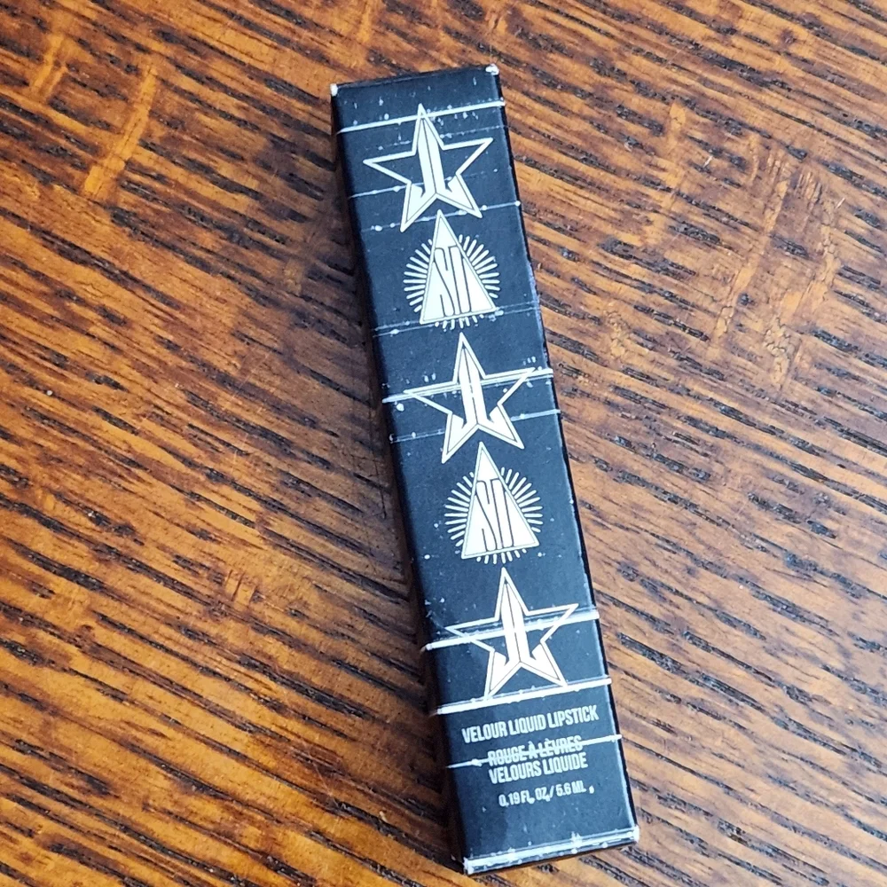 3/$25 JEFFREE STAR COSMETICS Velour Liquid Lipstick in Oh My God New in box - Picture 5 of 5